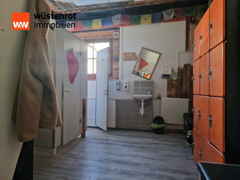 Immobilienangebot - Albstadt - Pfeffingen - Alle - Perfekt kombiniert! Gewerbe -und Wohnfläche unter einem Dach!