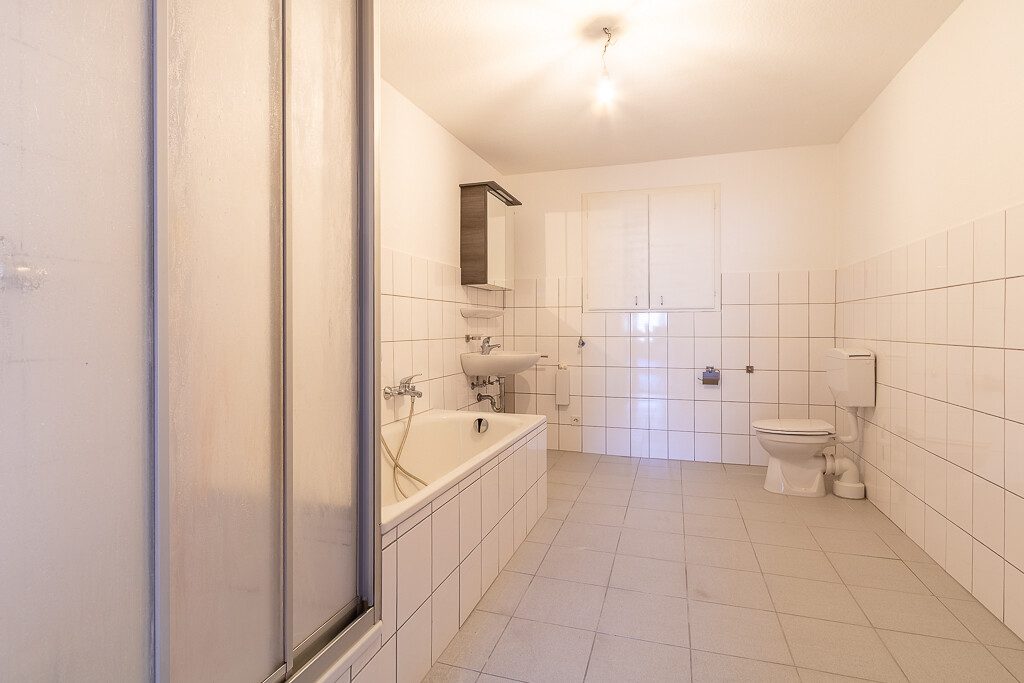Immobilienangebot - Hermeskeil - Alle - Hier beginnt Ihr neues Kapitel: 
Renovierte Wohnung inkl. neuer Einbauküche in Hermeskeil Zentrum.