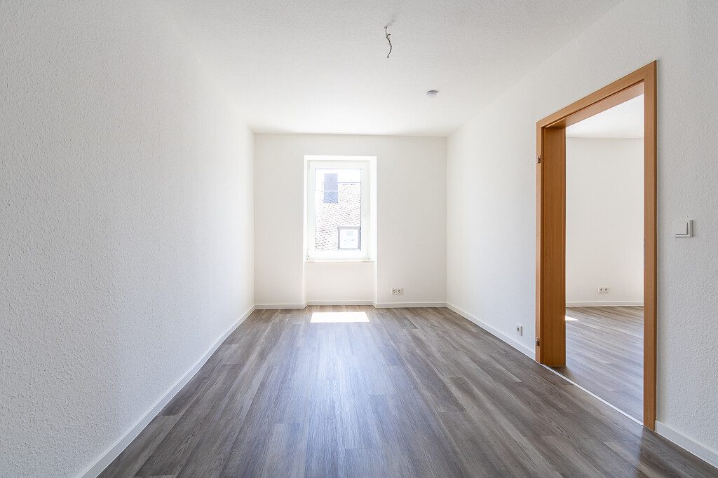 Immobilienangebot - Hermeskeil - Alle - Hier beginnt Ihr neues Kapitel: 
Renovierte Wohnung inkl. neuer Einbauküche in Hermeskeil Zentrum.