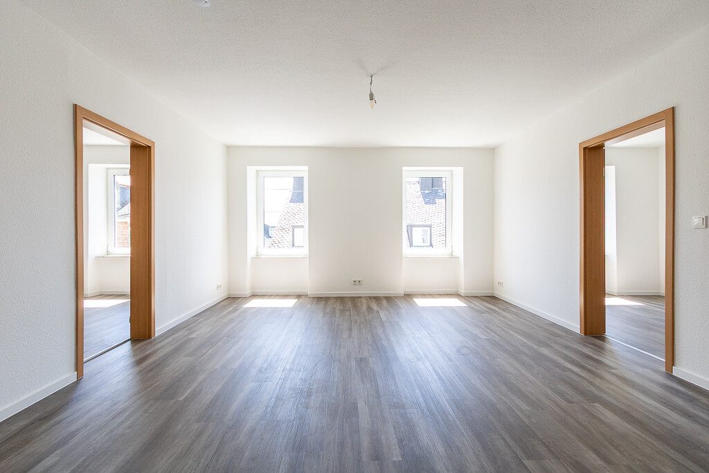 Immobilienangebot - Hermeskeil - Alle - Hier beginnt Ihr neues Kapitel: 
Renovierte Wohnung inkl. neuer Einbauküche in Hermeskeil Zentrum.