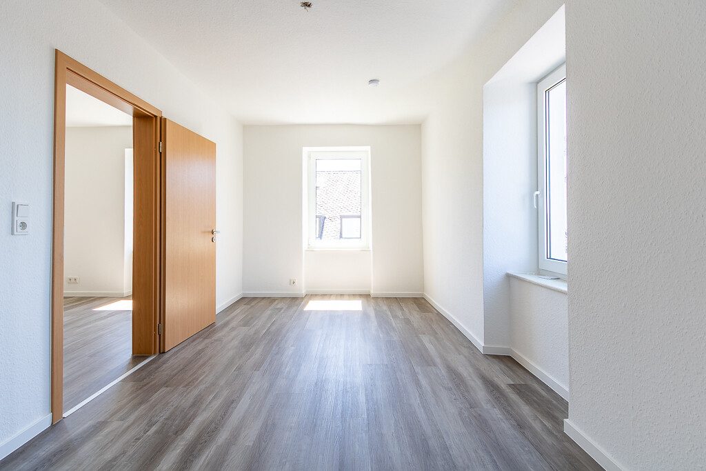 Immobilienangebot - Hermeskeil - Alle - Hier beginnt Ihr neues Kapitel: 
Renovierte Wohnung inkl. neuer Einbauküche in Hermeskeil Zentrum.