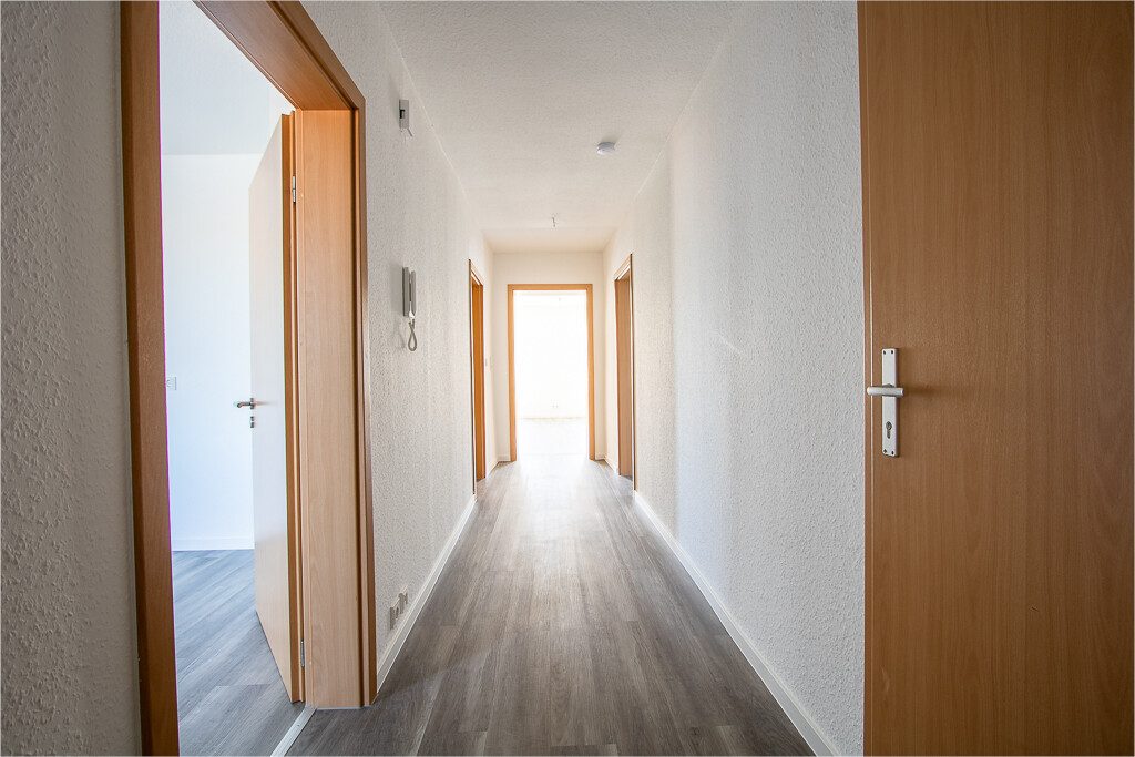 Immobilienangebot - Hermeskeil - Alle - Hier beginnt Ihr neues Kapitel: 
Renovierte Wohnung inkl. neuer Einbauküche in Hermeskeil Zentrum.