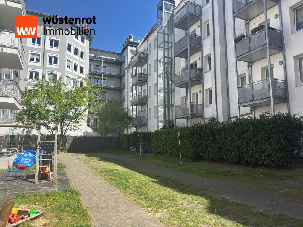 Immobilienangebot - Berlin Friedrichshain - Alle - Bezugsfreie Wohnung im attraktiven Friedrichshain-Kiez unweit Ostkreuz mit Terrasse zum Innenhof
