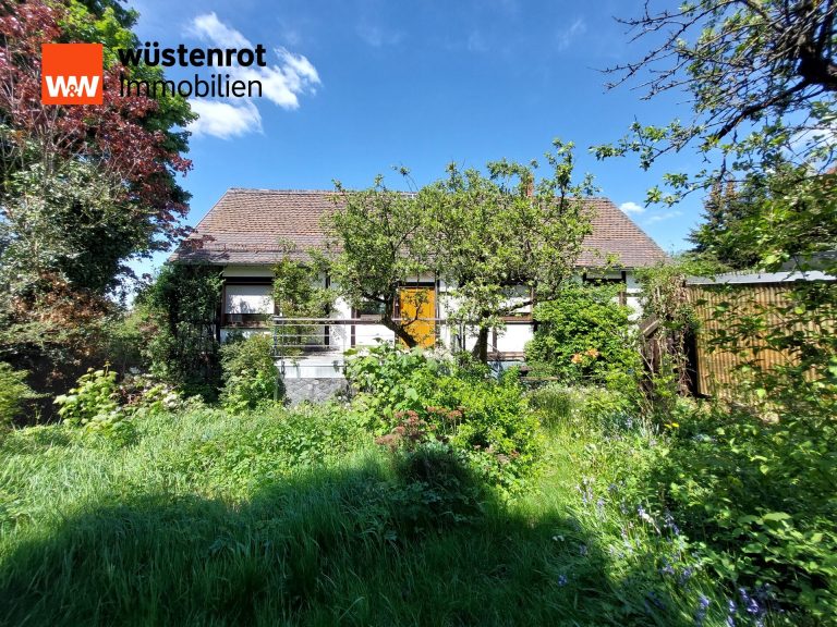 Immobilienangebot - Zwickau - Alle - Schönes Bauernhaus mit großem Garten und sehr guter Lage von Zwickau - Dachboden ausbaufähig
