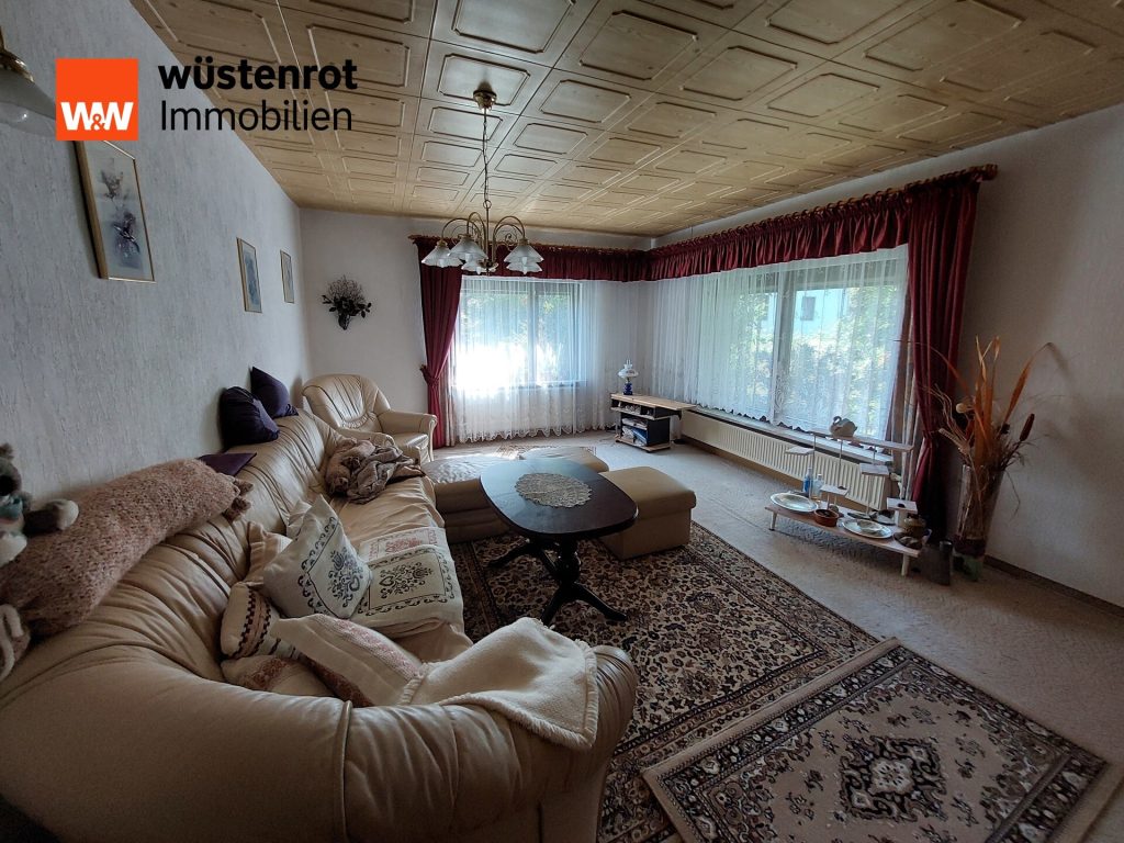Immobilienangebot - Zwickau - Alle - Schönes Bauernhaus mit großem Garten und sehr guter Lage von Zwickau - Dachboden ausbaufähig