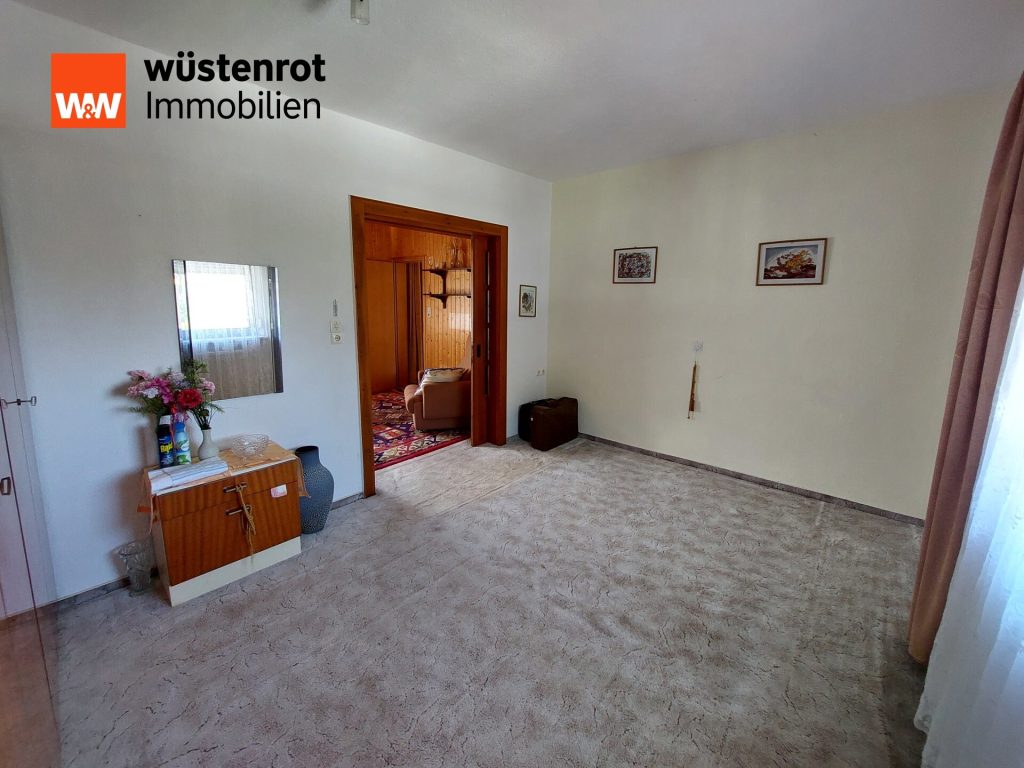 Immobilienangebot - Zwickau - Alle - Schönes Bauernhaus mit großem Garten und sehr guter Lage von Zwickau - Dachboden ausbaufähig