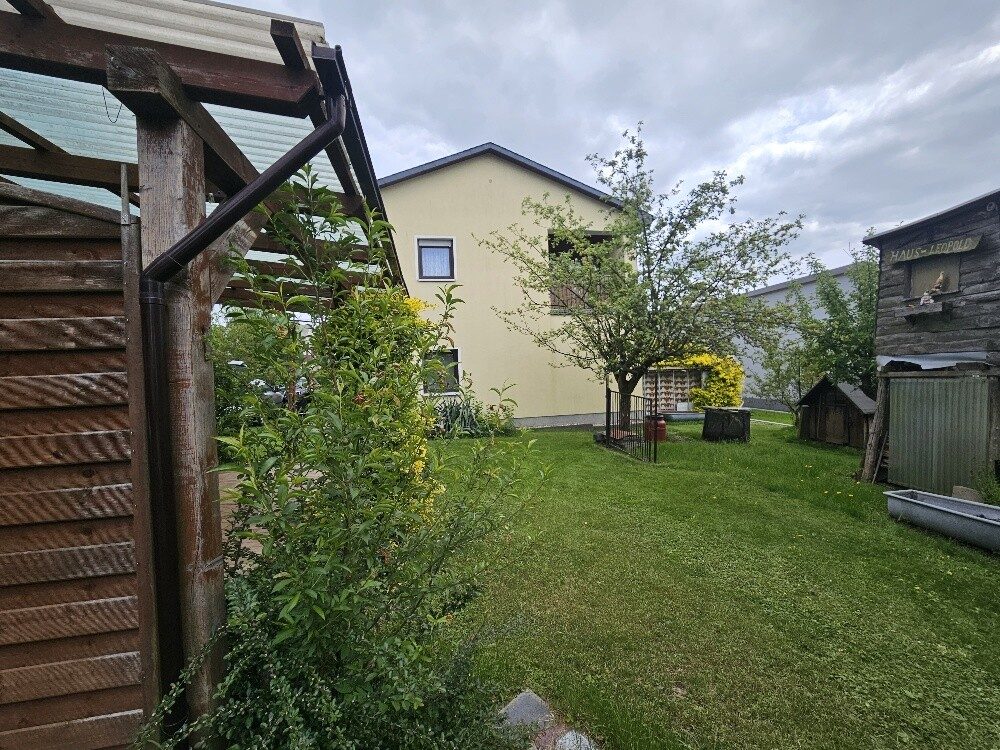Immobilienangebot - Steinigtwolmsdorf / Weifa - Alle - Großzügiges Einfamilienhaus mit Einliegerwohnung im schönen Weifa