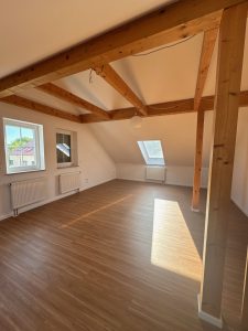Immobilienangebot - Erlangen / Alterlangen - Alle - Mehrfamilienhaus mit drei Wohnungen in Top-Zustand, fast neuwertig. 

Bevorzugte Wohnlage in Alterlangen