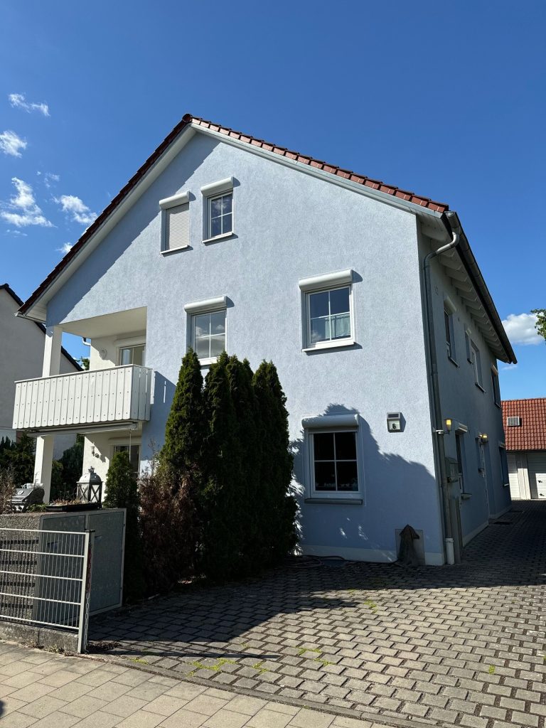 Immobilienangebot - Erlangen / Alterlangen - Alle - Mehrfamilienhaus mit drei Wohnungen in Top-Zustand, fast neuwertig. 

Bevorzugte Wohnlage in Alterlangen