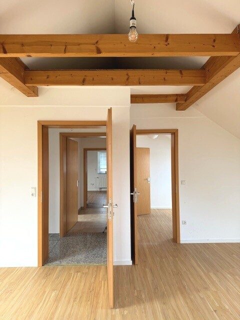 Immobilienangebot - Erlangen - Alle - Mehrfamilienhaus mit drei Wohnungen in Top-Zustand, fast neuwertig. 

Bevorzugte Wohnlage in Alterlangen