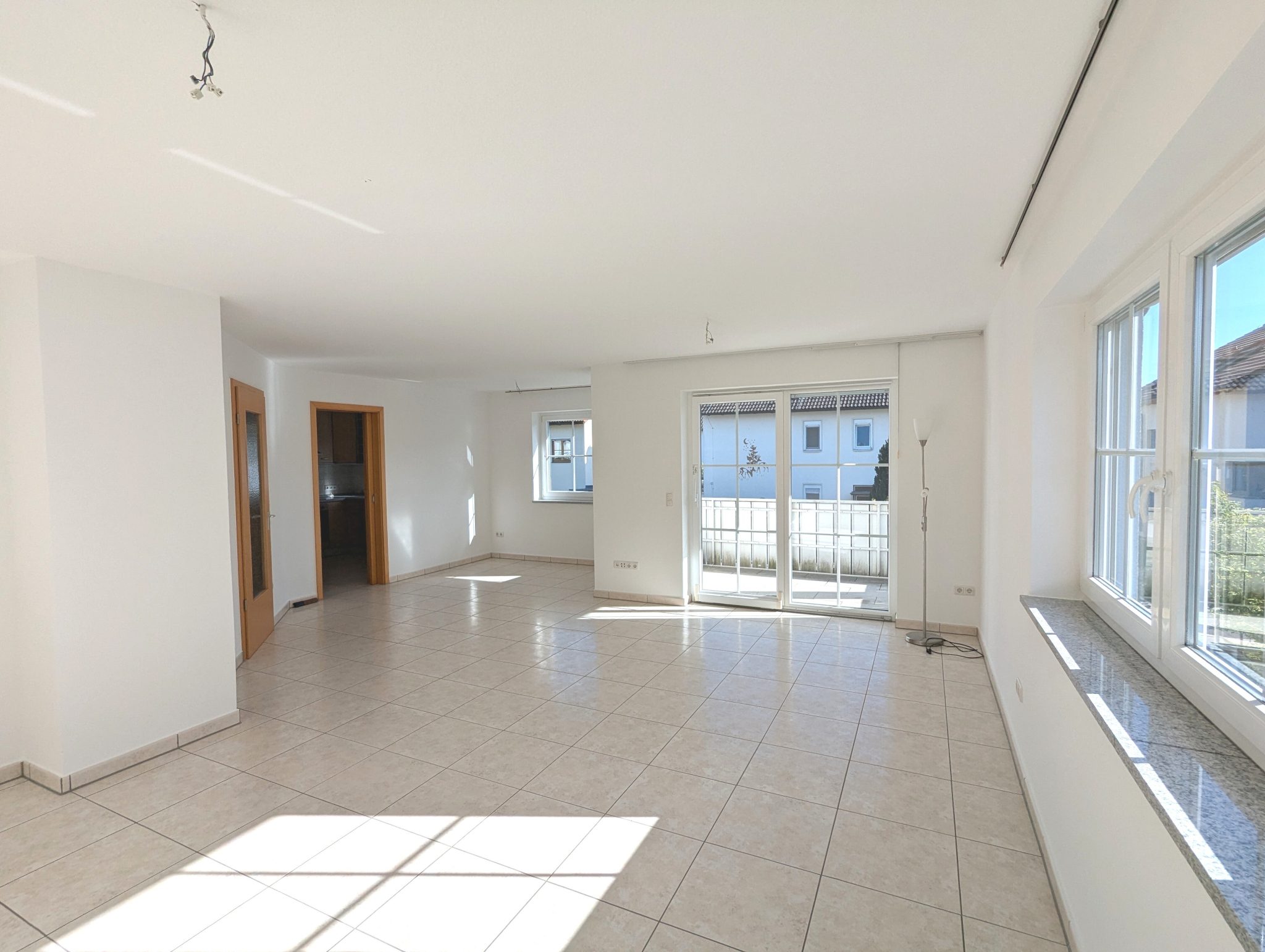 Immobilienangebot - Erlangen - Alle - Mehrfamilienhaus mit drei Wohnungen in Top-Zustand, fast neuwertig. 

Bevorzugte Wohnlage in Alterlangen