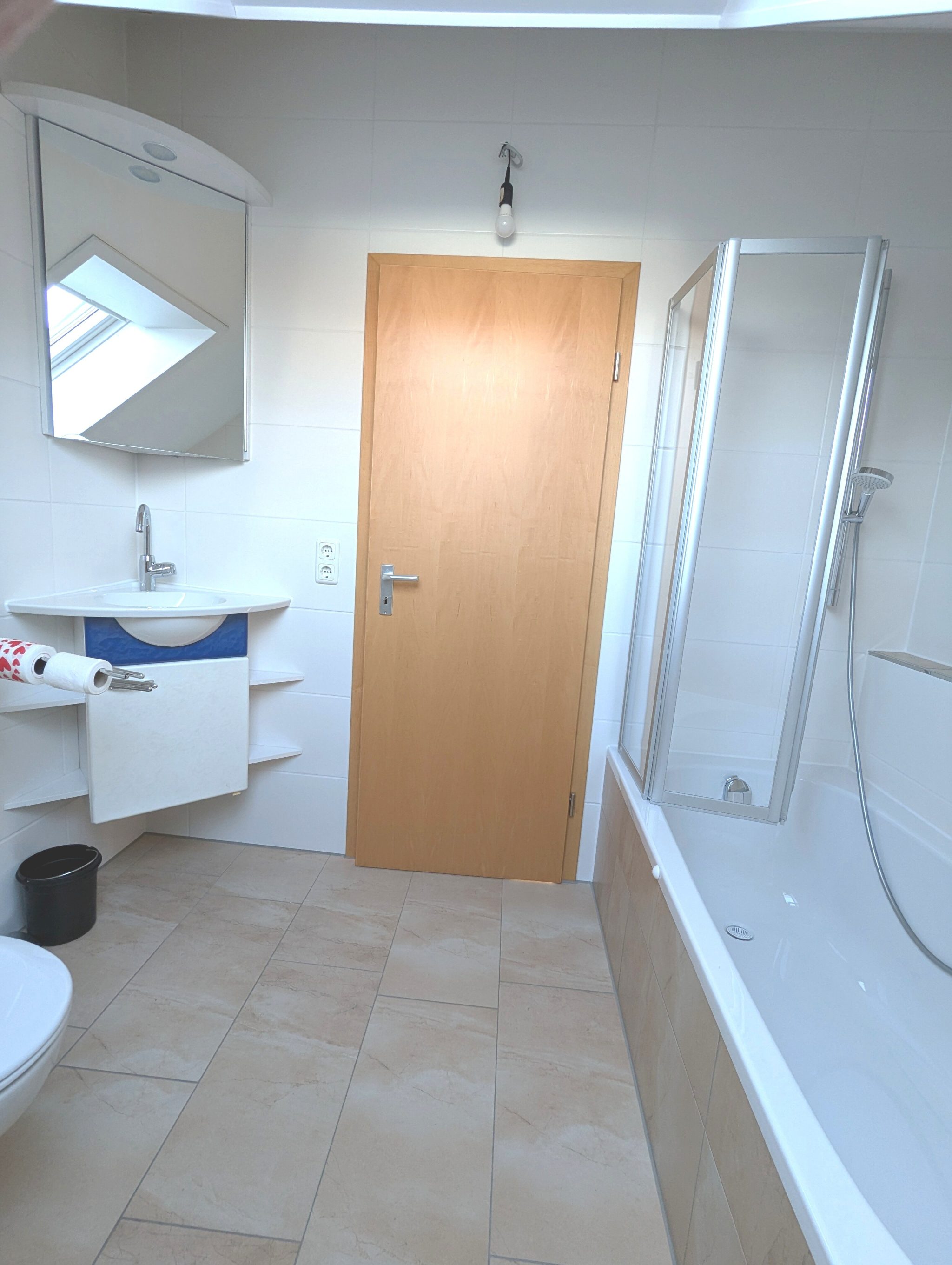 Immobilienangebot - Erlangen - Alle - Mehrfamilienhaus mit drei Wohnungen in Top-Zustand, fast neuwertig. 

Bevorzugte Wohnlage in Alterlangen