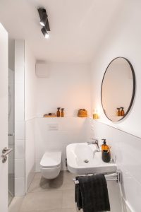 Immobilienangebot - Erlangen-Buckenhof - Alle - Erlangen-Ost: 

Neuwertige Wohneinheit mit 5 möblierten Apartments / Wohnungen.

Gewerblich vermietet für Kurzzeit-Nutzung.