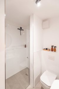 Immobilienangebot - Erlangen-Buckenhof - Alle - Erlangen-Ost: 

Neuwertige Wohneinheit mit 5 möblierten Apartments / Wohnungen.

Gewerblich vermietet für Kurzzeit-Nutzung.