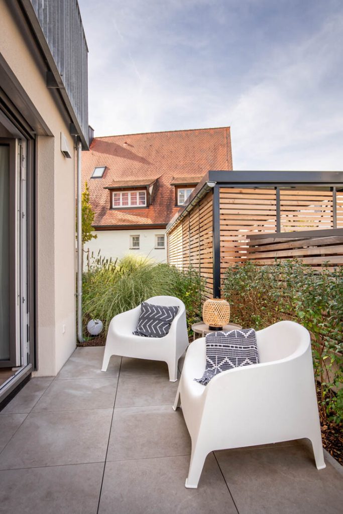 Immobilienangebot - Erlangen-Buckenhof - Alle - Erlangen-Ost: 

Neuwertige Wohneinheit mit 5 möblierten Apartments / Wohnungen.

Gewerblich vermietet für Kurzzeit-Nutzung.