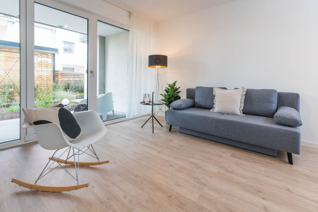 Immobilienangebot - Erlangen-Buckenhof - Alle - Erlangen-Ost: 

Neuwertige Wohneinheit mit 5 möblierten Apartments / Wohnungen.

Gewerblich vermietet für Kurzzeit-Nutzung.