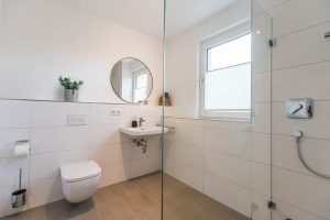 Immobilienangebot - Erlangen-Buckenhof - Alle - Erlangen-Ost: 

Neuwertige Wohneinheit mit 5 möblierten Apartments / Wohnungen.

Gewerblich vermietet für Kurzzeit-Nutzung.