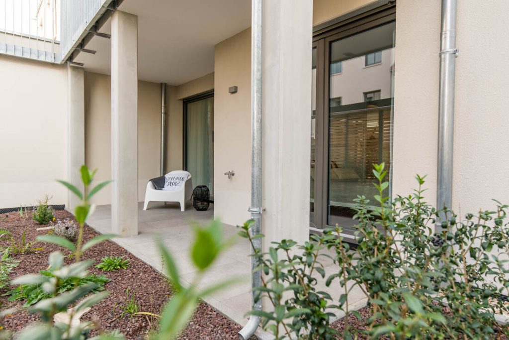 Immobilienangebot - Erlangen-Buckenhof - Alle - Erlangen-Ost: 

Neuwertige Wohneinheit mit 5 möblierten Apartments / Wohnungen.

Gewerblich vermietet für Kurzzeit-Nutzung.