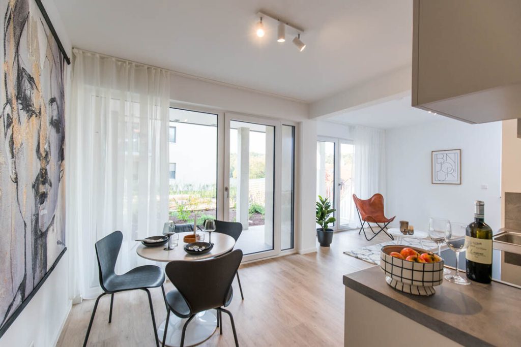 Immobilienangebot - Erlangen-Buckenhof - Alle - Erlangen-Ost: 

Neuwertige Wohneinheit mit 5 möblierten Apartments / Wohnungen.

Gewerblich vermietet für Kurzzeit-Nutzung.
