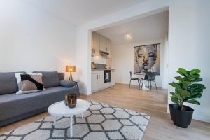 Immobilienangebot - Erlangen-Buckenhof - Alle - Erlangen-Ost: 

Neuwertige Wohneinheit mit 5 möblierten Apartments / Wohnungen.

Gewerblich vermietet für Kurzzeit-Nutzung.