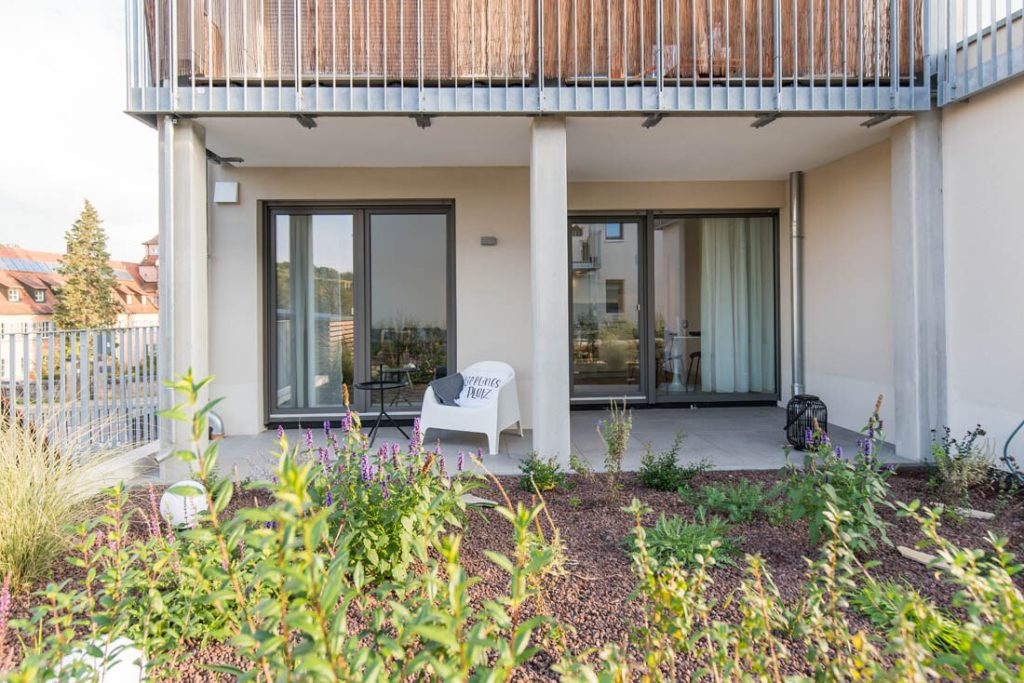Immobilienangebot - Erlangen-Buckenhof - Alle - Erlangen-Ost: 

Neuwertige Wohneinheit mit 5 möblierten Apartments / Wohnungen.

Gewerblich vermietet für Kurzzeit-Nutzung.