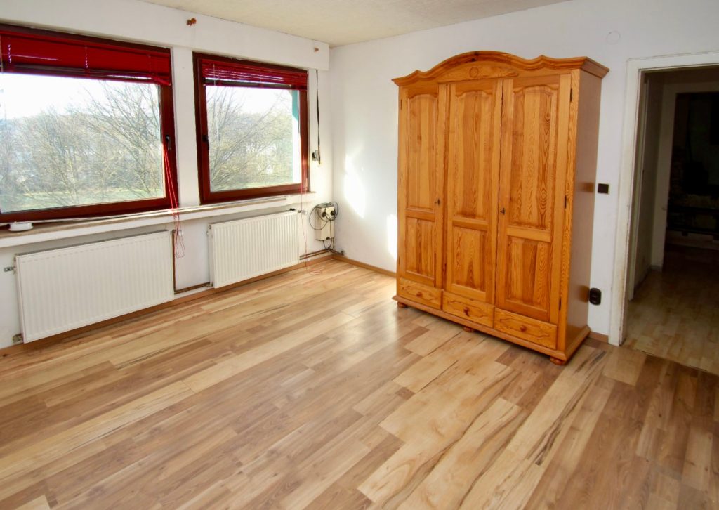 Immobilienangebot - Lohmar - Alle - Mit 3D: Freistehendes Einfamilienhaus zum Selbstverwirklichen - Renovierungsbedürftig mit Potenzial.