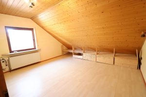 Immobilienangebot - Lohmar - Alle - Mit 3D: Freistehendes Einfamilienhaus zum Selbstverwirklichen - Renovierungsbedürftig mit Potenzial.