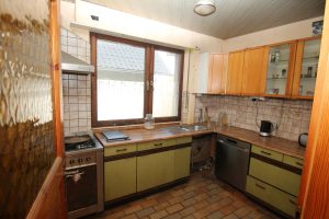 Immobilienangebot - Lohmar - Alle - Mit 3D: Freistehendes Einfamilienhaus zum Selbstverwirklichen - Renovierungsbedürftig mit Potenzial.