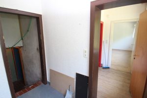 Immobilienangebot - Lohmar - Alle - Mit 3D: Freistehendes Einfamilienhaus zum Selbstverwirklichen - Renovierungsbedürftig mit Potenzial.