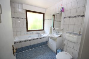 Immobilienangebot - Lohmar - Alle - Mit 3D: Freistehendes Einfamilienhaus zum Selbstverwirklichen - Renovierungsbedürftig mit Potenzial.