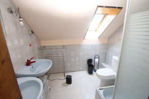 Immobilienangebot - Lohmar - Alle - Mit 3D: Freistehendes Einfamilienhaus zum Selbstverwirklichen - Renovierungsbedürftig mit Potenzial.