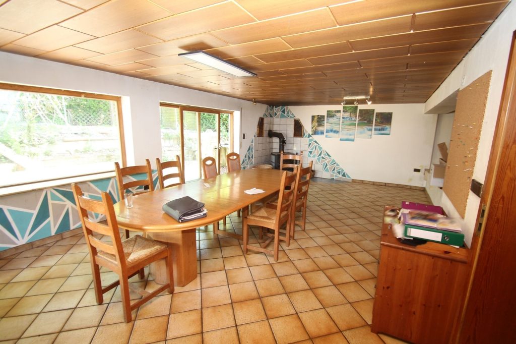 Immobilienangebot - Lohmar - Alle - Mit 3D: Freistehendes Einfamilienhaus zum Selbstverwirklichen - Renovierungsbedürftig mit Potenzial.