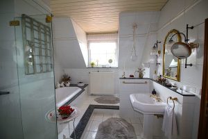 Immobilienangebot - Brühl - Alle - Top gepflegtes, rustikales "Schmuckstück" mit offener Bauweise, ELW, Garage und wunderschönem Garten