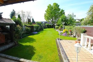 Immobilienangebot - Brühl - Alle - Top gepflegtes, rustikales "Schmuckstück" mit offener Bauweise, ELW, Garage und wunderschönem Garten
