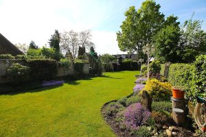 Immobilienangebot - Brühl - Alle - Top gepflegtes, rustikales "Schmuckstück" mit offener Bauweise, ELW, Garage und wunderschönem Garten
