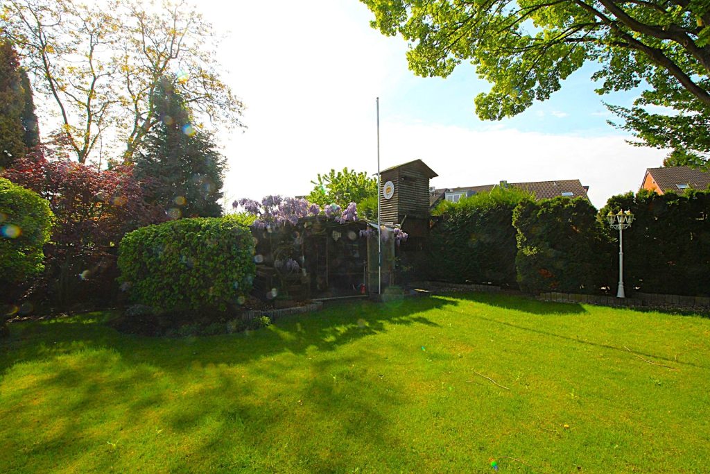 Immobilienangebot - Brühl - Alle - Top gepflegtes, rustikales "Schmuckstück" mit offener Bauweise, ELW, Garage und wunderschönem Garten