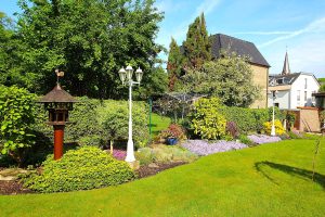 Immobilienangebot - Brühl - Alle - Top gepflegtes, rustikales "Schmuckstück" mit offener Bauweise, ELW, Garage und wunderschönem Garten
