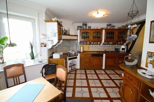 Immobilienangebot - Brühl - Alle - Top gepflegtes, rustikales "Schmuckstück" mit offener Bauweise, ELW, Garage und wunderschönem Garten