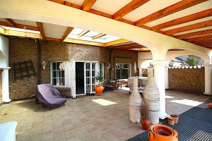 Immobilienangebot - Brühl - Alle - Top gepflegtes, rustikales "Schmuckstück" mit offener Bauweise, ELW, Garage und wunderschönem Garten