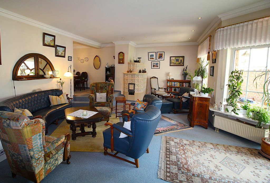 Immobilienangebot - Brühl - Alle - Top gepflegtes, rustikales "Schmuckstück" mit offener Bauweise, ELW, Garage und wunderschönem Garten
