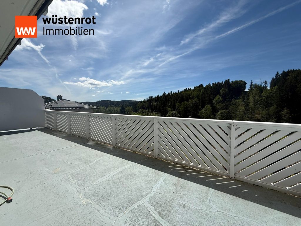 Immobilienangebot - Bischofsmais - Alle - 2-Zimmer Souterrainwohnung mit großem Südbalkon