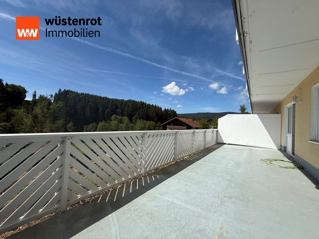 Immobilienangebot - Bischofsmais - Alle - 2-Zimmer Souterrainwohnung mit großem Südbalkon