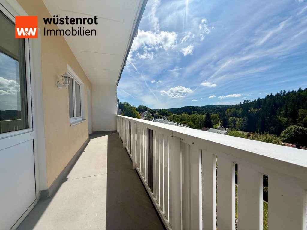 Immobilienangebot - Bischofsmais - Alle - Gemütliche 2-Zimmerwohnung mit großem Südbalkon und tollen Ausblick