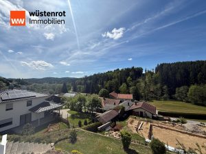 Immobilienangebot - Bischofsmais - Alle - Gemütliche 2-Zimmerwohnung mit großem Südbalkon und tollen Ausblick