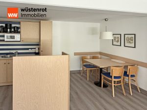 Immobilienangebot - Zingst - Alle - BLICK INS GRÜNE UND FAST AM STRAND: MÖBLIERTE WOHNUNG MIT EINBAUKÜCHE + ÜBERDACHTER TERRASSE