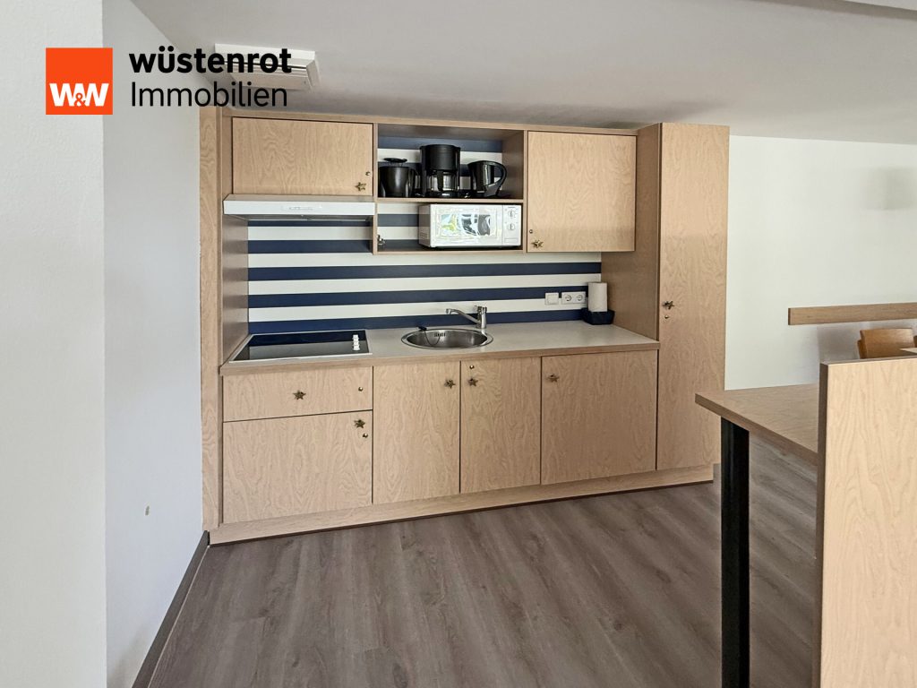 Immobilienangebot - Zingst - Alle - BLICK INS GRÜNE UND FAST AM STRAND: MÖBLIERTE WOHNUNG MIT EINBAUKÜCHE + ÜBERDACHTER TERRASSE