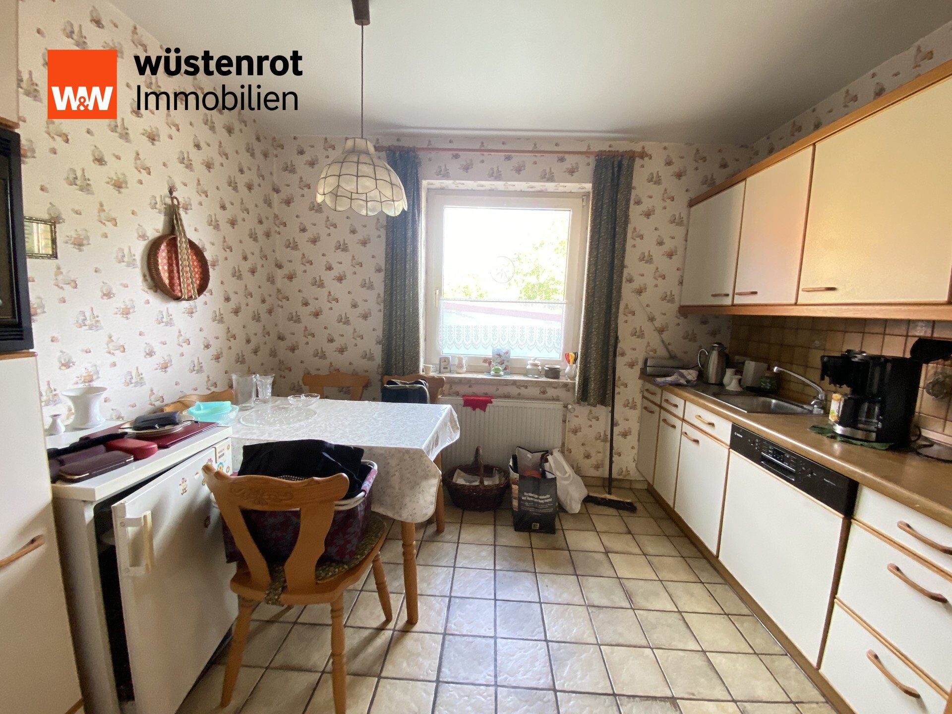 Immobilienangebot - Adenbüttel / Rolfsbüttel - Alle - Wunderschön gelegen mit Blick auf eine Pferdekoppel und Wiesen ist dieses EFH in Rolfsbüttel