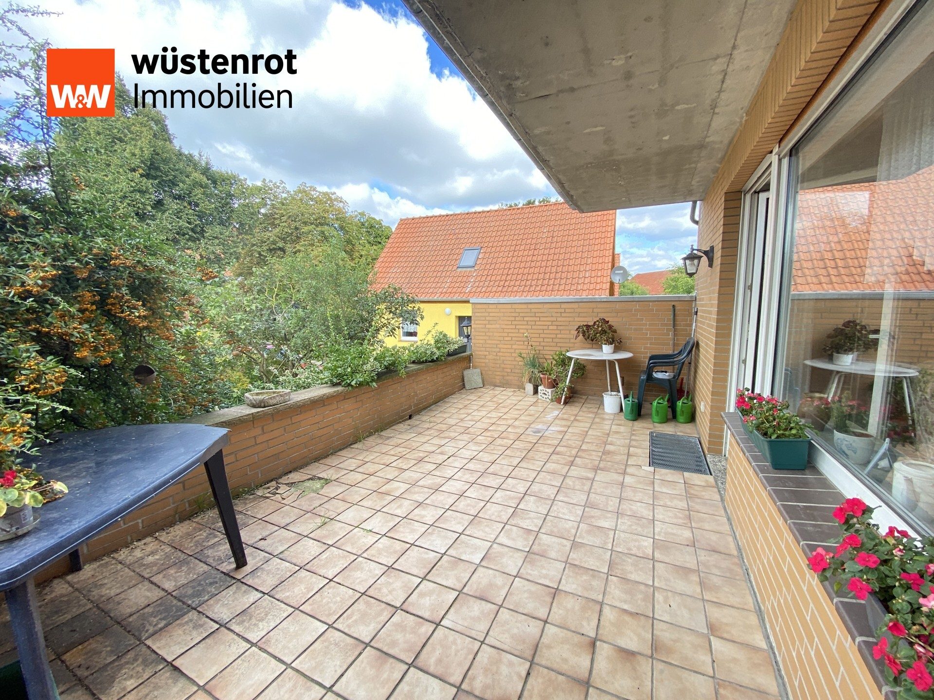 Immobilienangebot - Adenbüttel / Rolfsbüttel - Alle - Wunderschön gelegen mit Blick auf eine Pferdekoppel und Wiesen ist dieses EFH in Rolfsbüttel