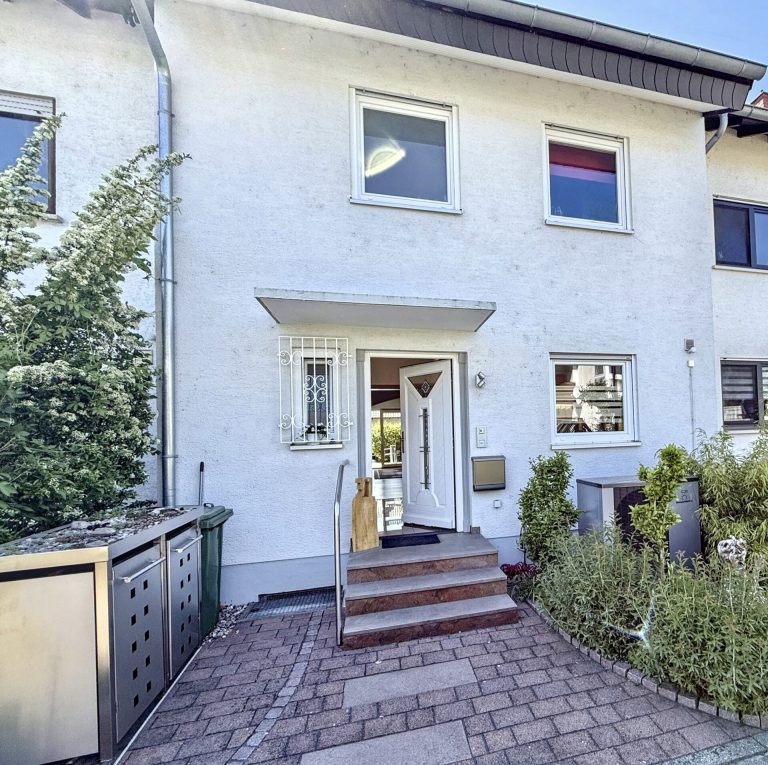 Immobilienangebot - Ketsch - Alle - Modernisiertes sowie geräumiges Reihenmittelhaus in ruhiger Lage von Ketsch.