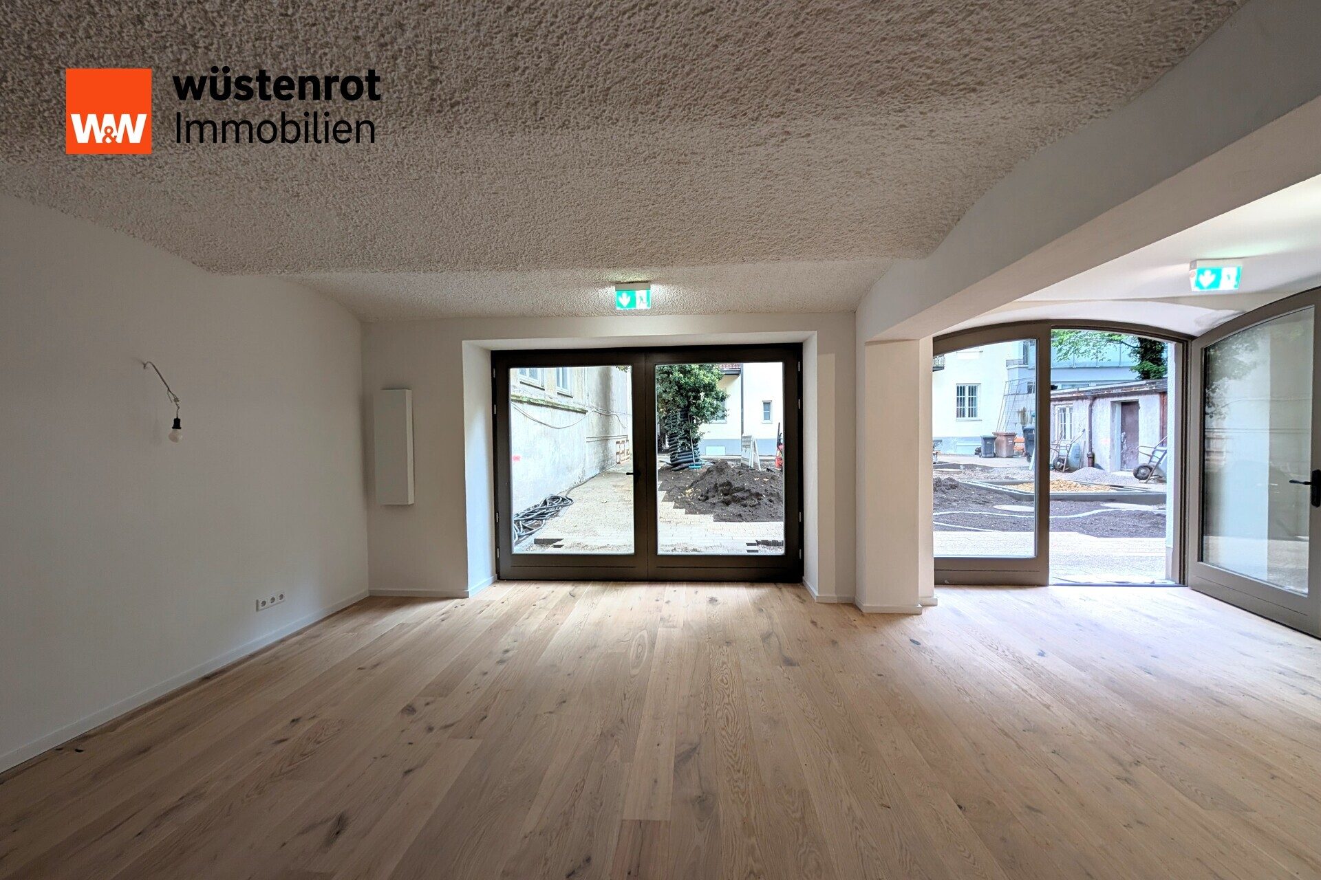 Immobilienangebot - München - Alle - Attraktive Gewerbeeinheit im Rückgebäude - Historischer Charme trifft moderne Eleganz – Kernsaniertes Denkmal in Toplage